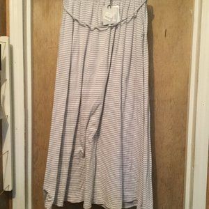 Angela Mara NWT long maxi skirt with pockets